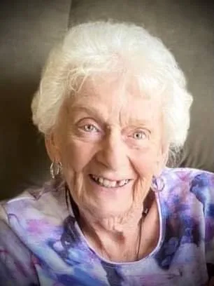 Eileen Lillian (Barker) Chamberlain